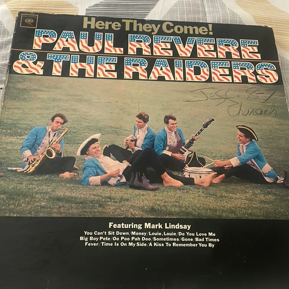 Paul revere & the raiders - Picture 1 of 3